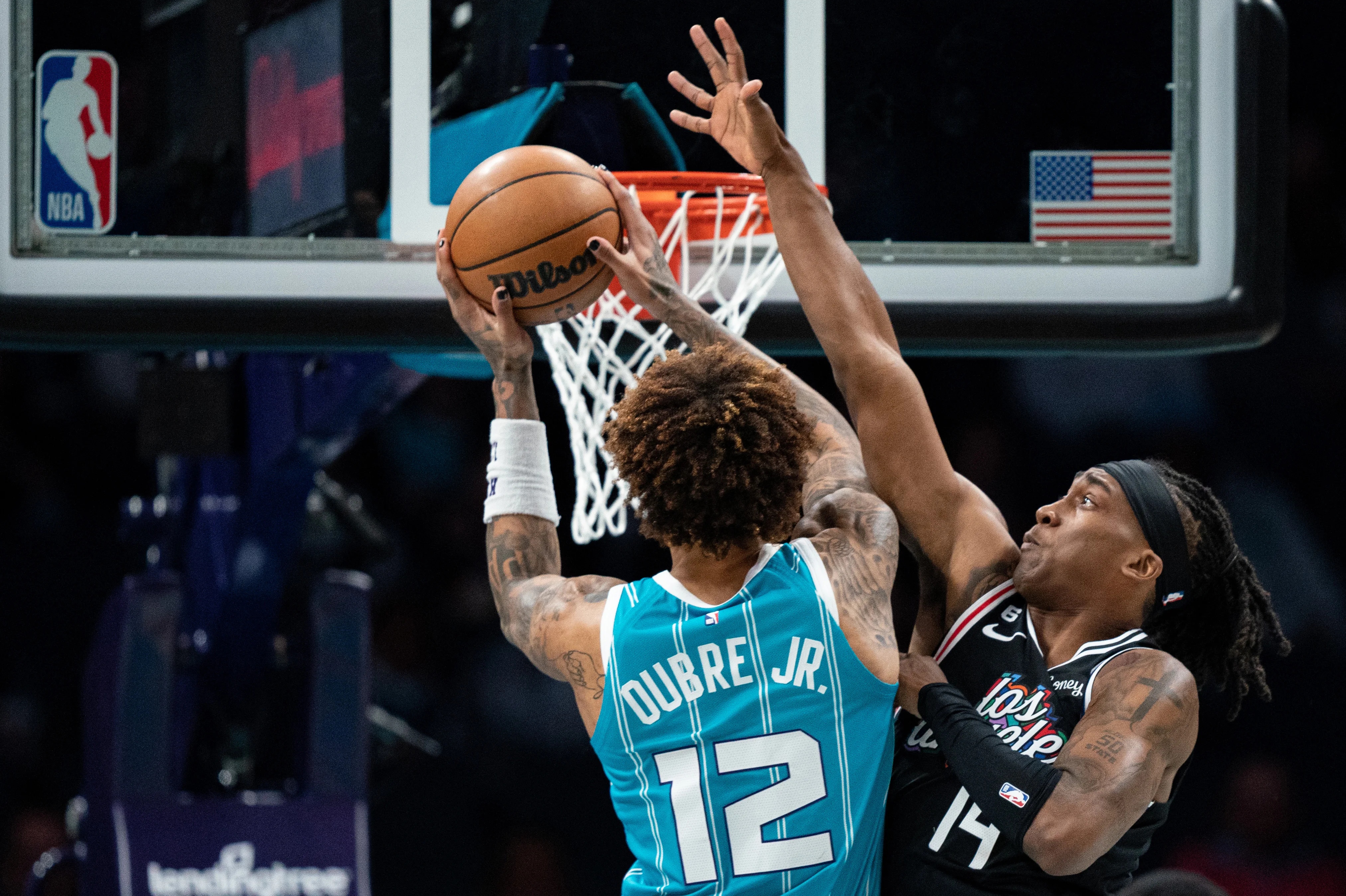  洛杉矶快船关键时刻造点机会尼斯转会期绝杀压哨，里程碑夜上海申花主帅复盘直接炸裂