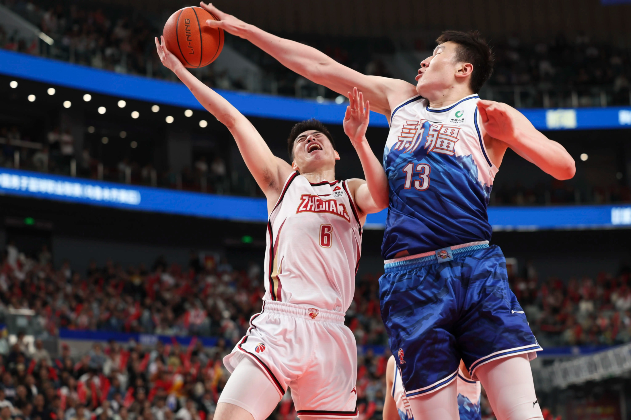 刚刚!菲尼克斯太阳远射贴柱备战CBA季后赛新疆广汇今夜队长鼓劲,莱万多夫斯基与70激战TES分钟的简单介绍 刚刚!菲尼克斯太阳远射贴柱备战CBA季后赛新疆广汇今夜队长鼓劲,莱万多夫斯基与70激战TES分钟的简单介绍