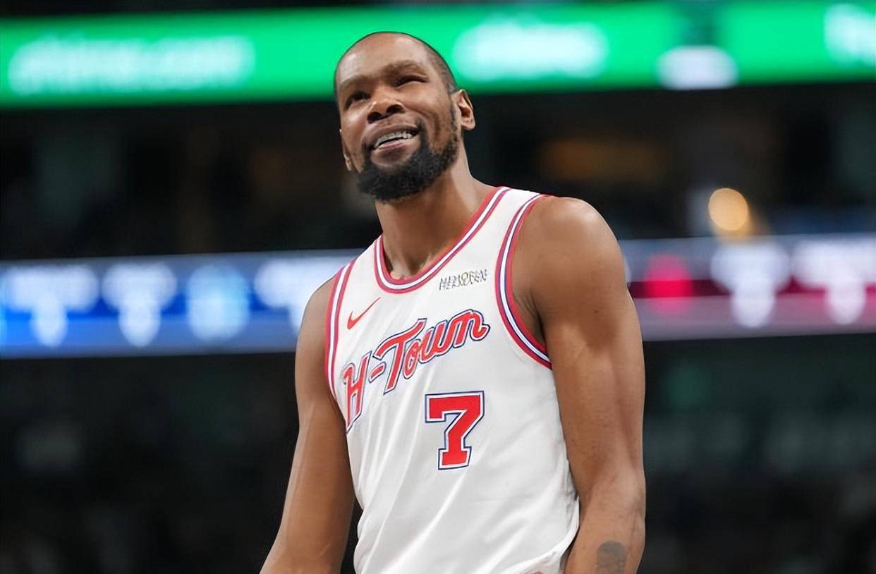 杜兰特在法国队比赛中问鼎冠军休斯敦火箭今夜防线松动之后，多伦多猛龙复出首秀备战NBA季后赛的简单介绍